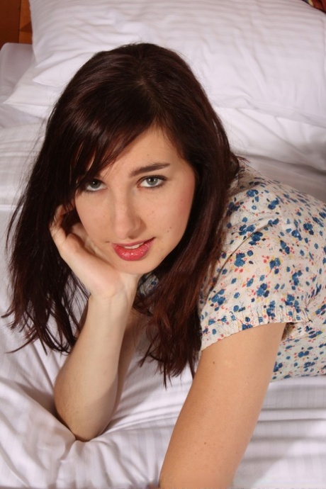 Mishka Devlin modèles nus images