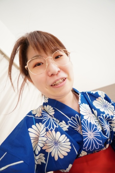 Hitomi la MILF meilleur nu images